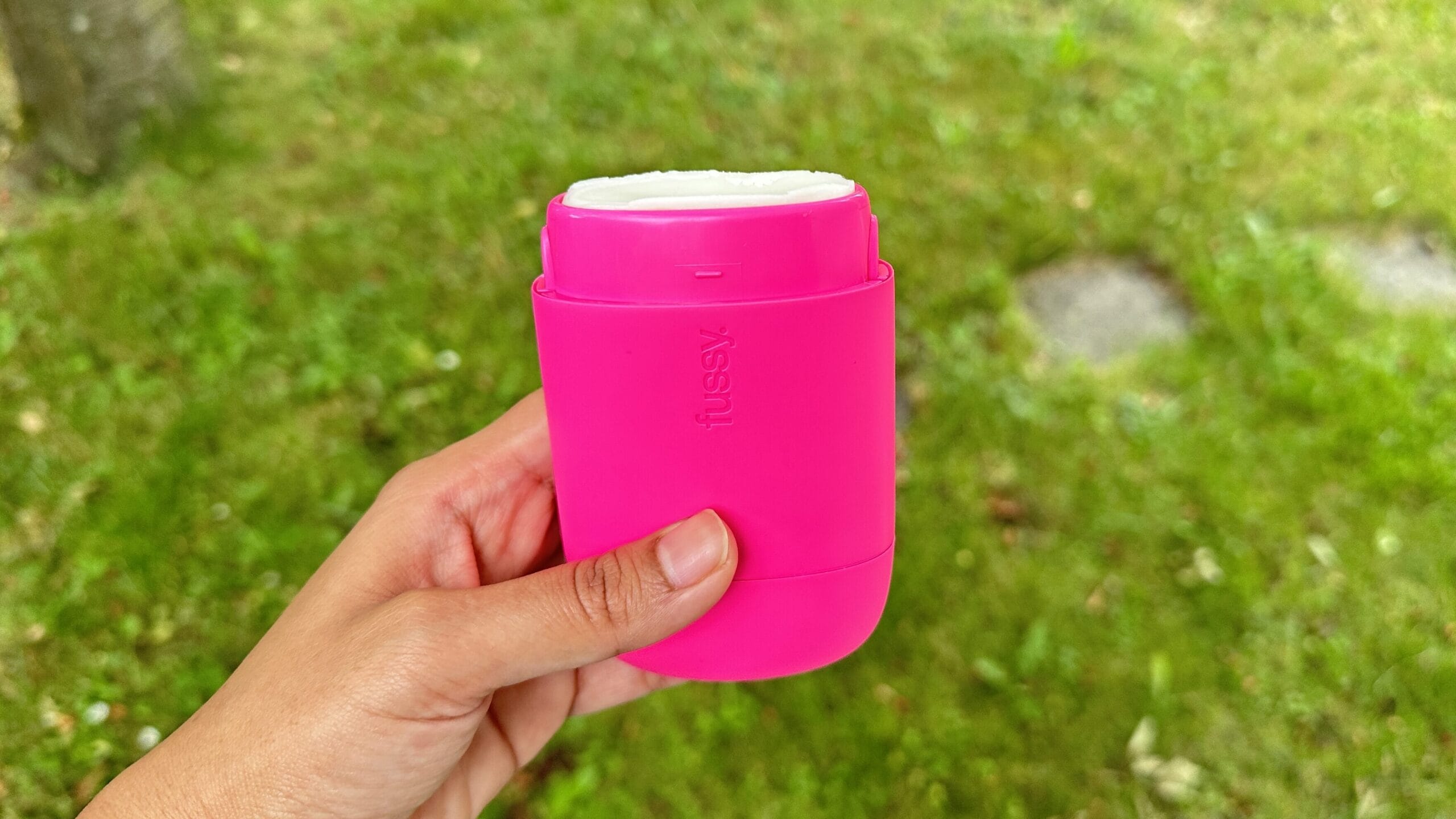 Warum Fussy das natürliche Deodorant ist, dem ich als frischgebackene stillende Mutter vertraue 11 Fussy Natural Deodorant Cloud Nine Fresh